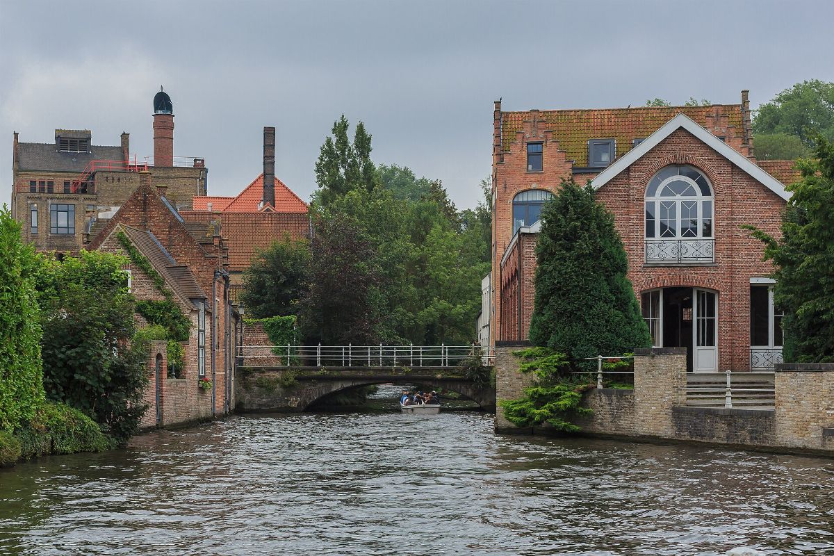 Bruges Belgium Bakkersrei-Canal-01